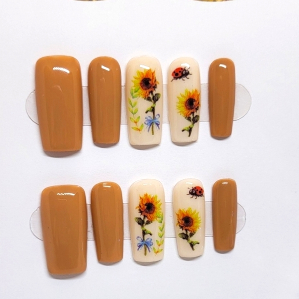 💋Press-On Nails With Sunflowers